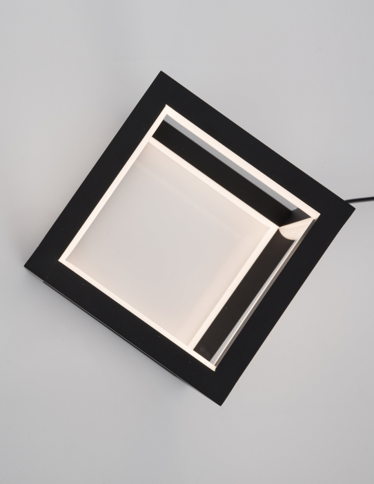 Lampa de masa forma cub aurie/neagra LED dimabil Gerho 16x16 cm, design minimalist, 9818161 - Novaluce [6]