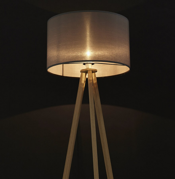 Lampa gri de podea TRIVET cu design modern 3 picioare / lemn / material, FL00350GRNA - Kokoon [16]