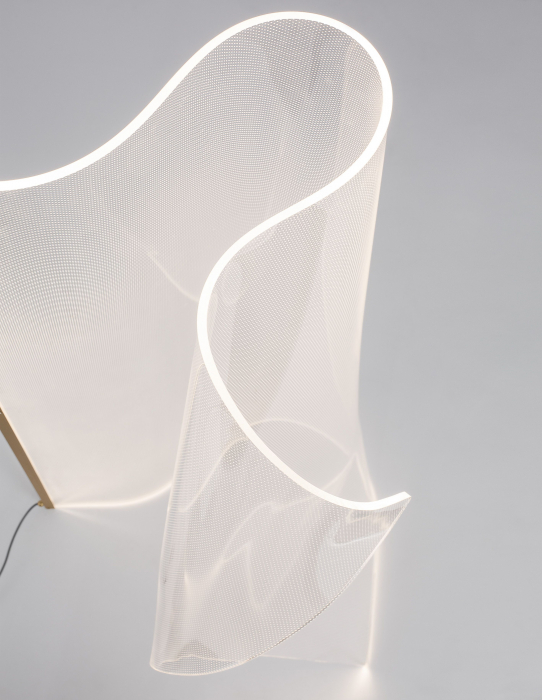 Lampa podea eleganta Wavy 105 cm aurie cu abajur transparent ondulat din acril, LED 31W, 9054402 - Novaluce [4]