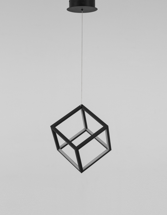 Lustra aurie/neagra dimabila LED forma cub Gerho 25x25 cm, design minimalist, 9818251 - Novaluce [2]