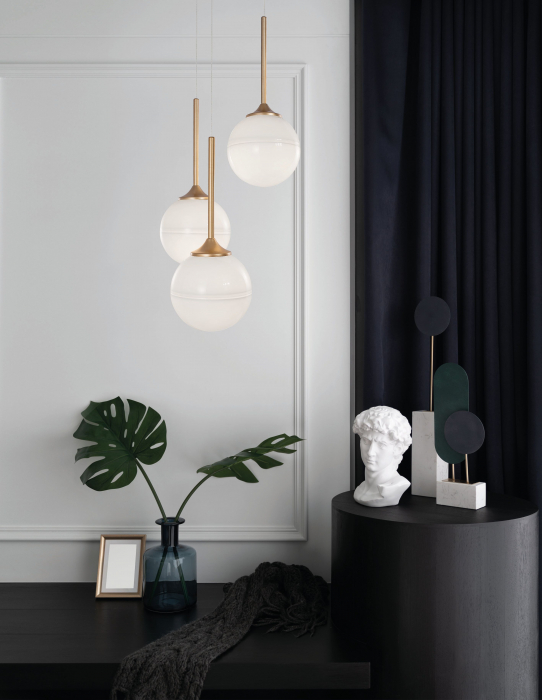 Lustra eleganta 3 pendule glob albe sticla opal cu auriu Ganiza, inaltime reglabila, 9960613 - Novaluce [4]