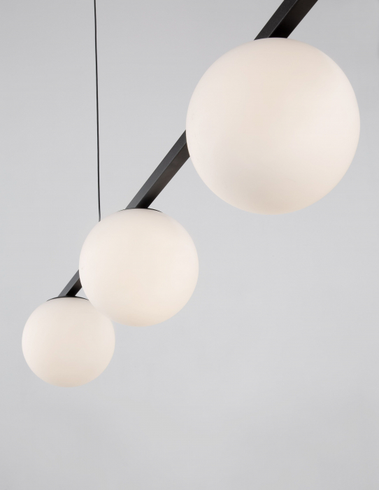 Lustra liniara neagra cu 4 globuri albe Esila 72 cm, iluminare LED, sticla/metal, 9919604 - Novaluce [3]