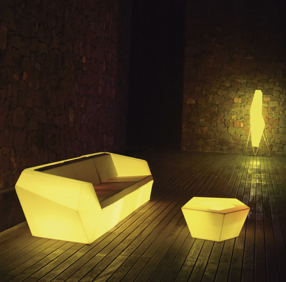 Masa cafea iluminare LED Faz 105x85x32 cm, design modern geometric cu loc frapiera, 54007 - Vondom [33]