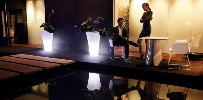 Masa exterior iluminare LED Pezzettina 70x70x73 cm polipropilena, design modern, 56012 - Vondom [4]