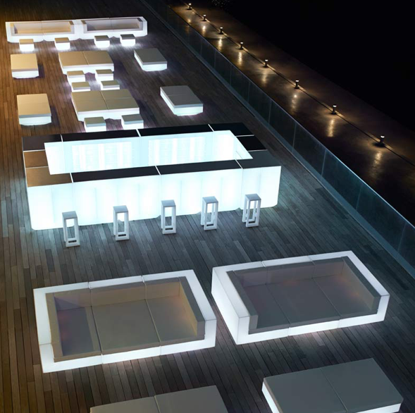 Masuta exterior iluminare LED Vela, diverse finisaje, 40x40x30 cm, design modern, 54041DY - Vondom [19]