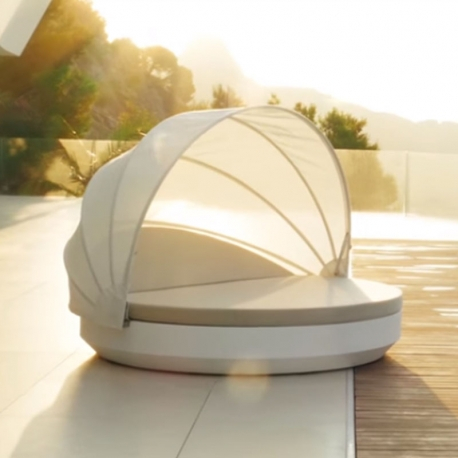 Pat sezlong rotund pentru piscina/gradina Vela Round Ø210 cm cu copertina retractabila, spatar rabatabil si iluminare LED optionala, 54188 - Vondom [7]