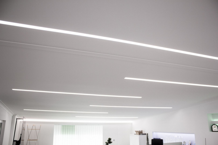 Profil pentru banda LED din polistiren extrudat acoperit cu rasina minerala KD405 - 18x3.5x115 cm [4]