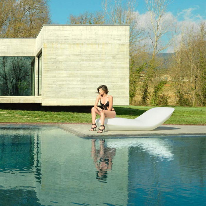 Sezlong premium piscina/gradina in forma de perna Pillow 195 cm, iluminare LED, 55013 - Vondom [4]