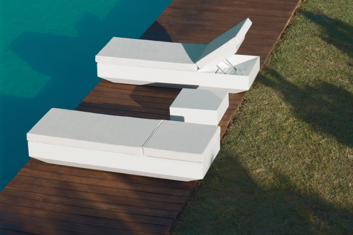 Sezlong premium piscina Vela 210 cm cu perna si spatar ajustabil, iluminare LED, 54034Y - Vondom [4]