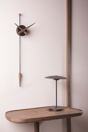 Ceas perete negru-nuc/stejar/alb-stejar Punta Ø 28 cm, polistiren, fibra de sticla si lemn, h 63 cm, PTANR - NOMON [5]