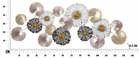 Decoratiune perete glam Grata 133,5x54,5 cm din metal model flori si frunze aurii, roz, negre si albe [5]