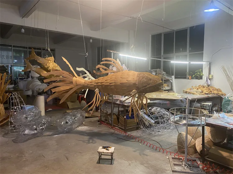 Koi – Candelabru sculptural pește koi, lemn natural, LED, diverse dimensiuni [6]