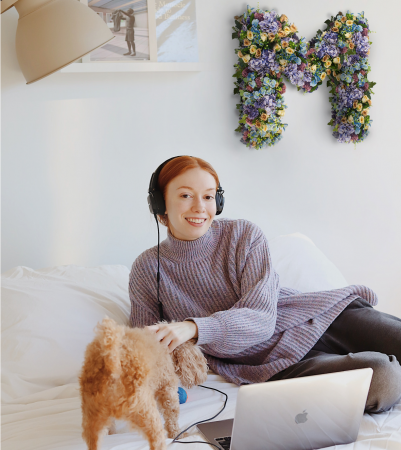 Litera realizata la comanda prin Fuziune de flori cu verdeata inaltime 60 cm [1]