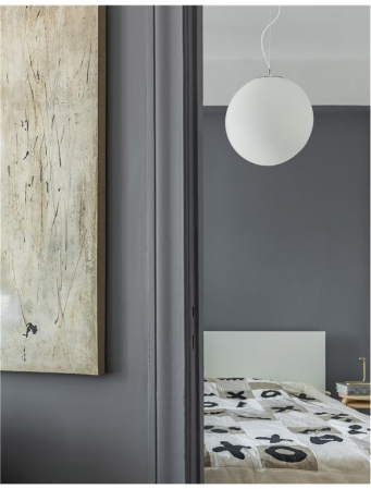 Lustra pendul glob de sticla alba Ebra Ø 30/40/50 cm, inaltime reglabila, 620422 - Novaluce [1]