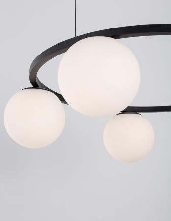 Lustra rotunda neagra cu 5 globuri albe Esila Ø50 cm, iluminare LED, sticla/metal, 9919603 - Novaluce [1]