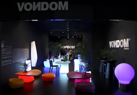 Masuta cafea iluminare LED Noma 118x100x44 cm polipropilena, loc frapiera, 45115A - Vondom [2]