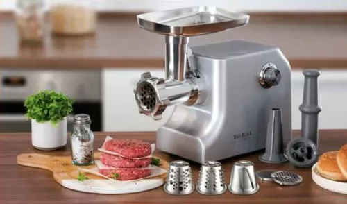 Meat Mincer Tefal NE858D38Putere:  2200 WMaterialul carcasei:  Metal Capacitatea de mărunșire :  5,5 kg/mFuncție revers:  ДаAccesoriu pentru cârnați:  Да [3]