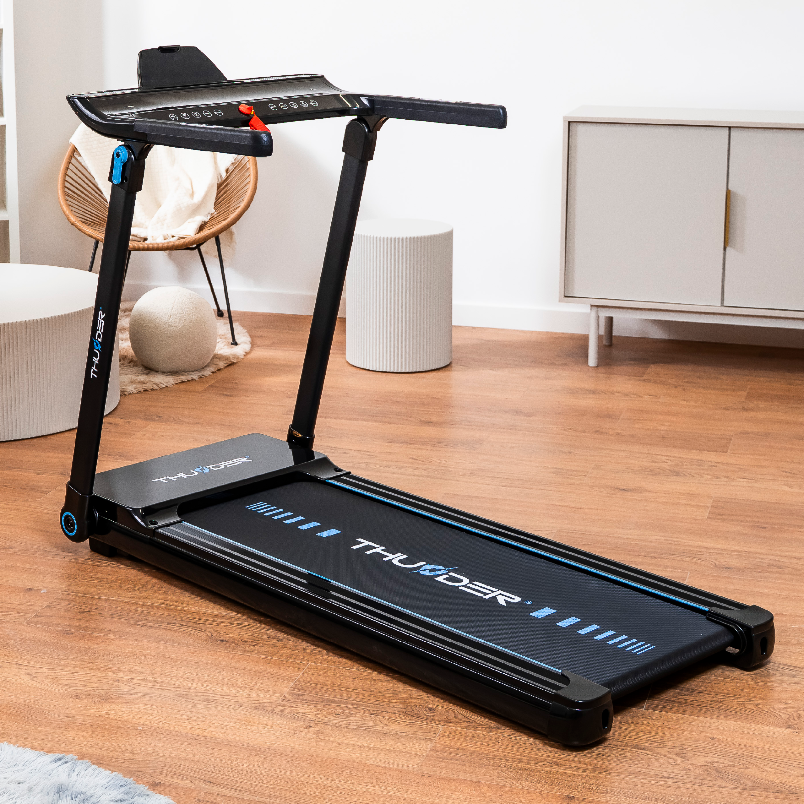 Bandă de alergare electrică THUNDER ULTRA-BLACK New – Performanță și rezistență pentru antrenamente intense [1]