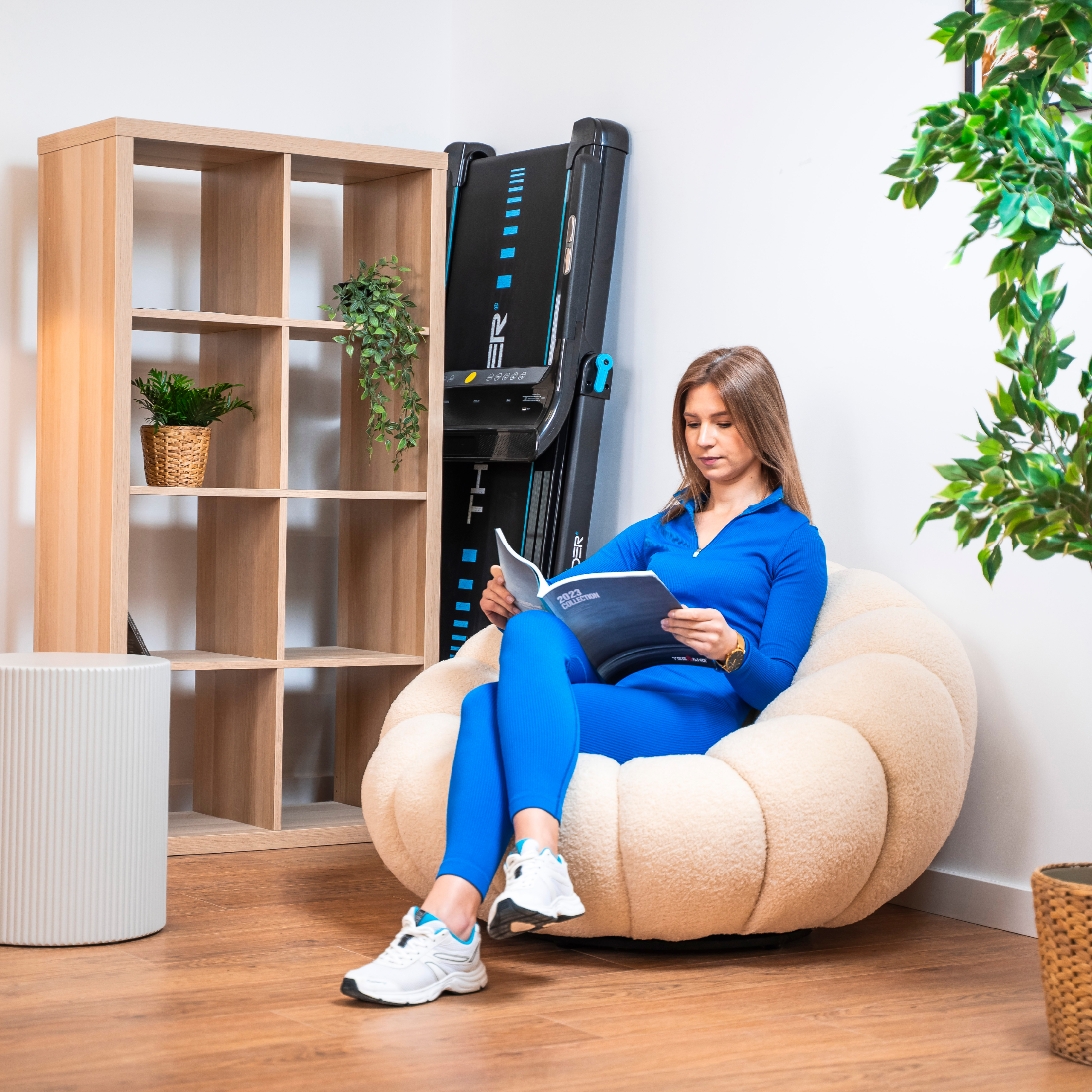 Bandă de alergare electrică THUNDER ULTRA-BLACK New – Performanță și rezistență pentru antrenamente intense [6]