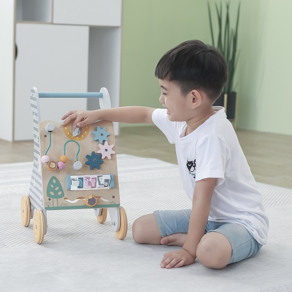 Деревянный ходунок с обучающей панелью – PolarB от Viga Toys [3]
