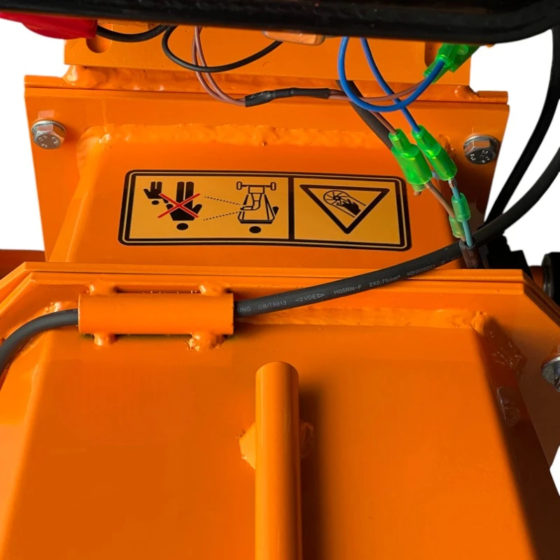 Tocător de crengi pe benzină Kronava RNA650 – 4000 W, 4 timpi, diametru tocare 100 mm – Putere și independență totală pentru grădină, livadă sau șantier! [8]