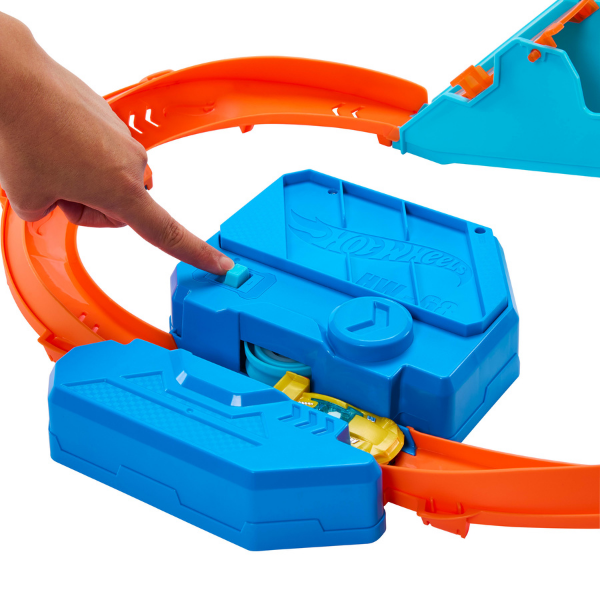 Игровой набор Hot Wheels «Быстрая трасса» – скорость, трюки и драйв! [4]