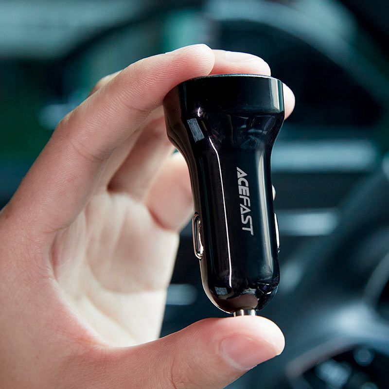 Автомобильное зарядное устройство B4 66W (USB-C + USB-A) с цифровым дисплеем – Быстрая и безопасная зарядка для всех устройств [2]