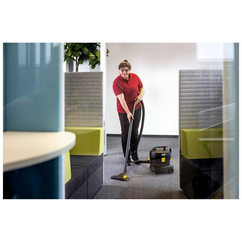Aspirator profesional uscat Kärcher T 11/1 Classic Adv Re!Plast Go!Further (850 W, 11 L, 235 mbar, Silențios 61 dB, Cablu 12 m, 10 saci fleece, Ediție Limitată Negru) [2]