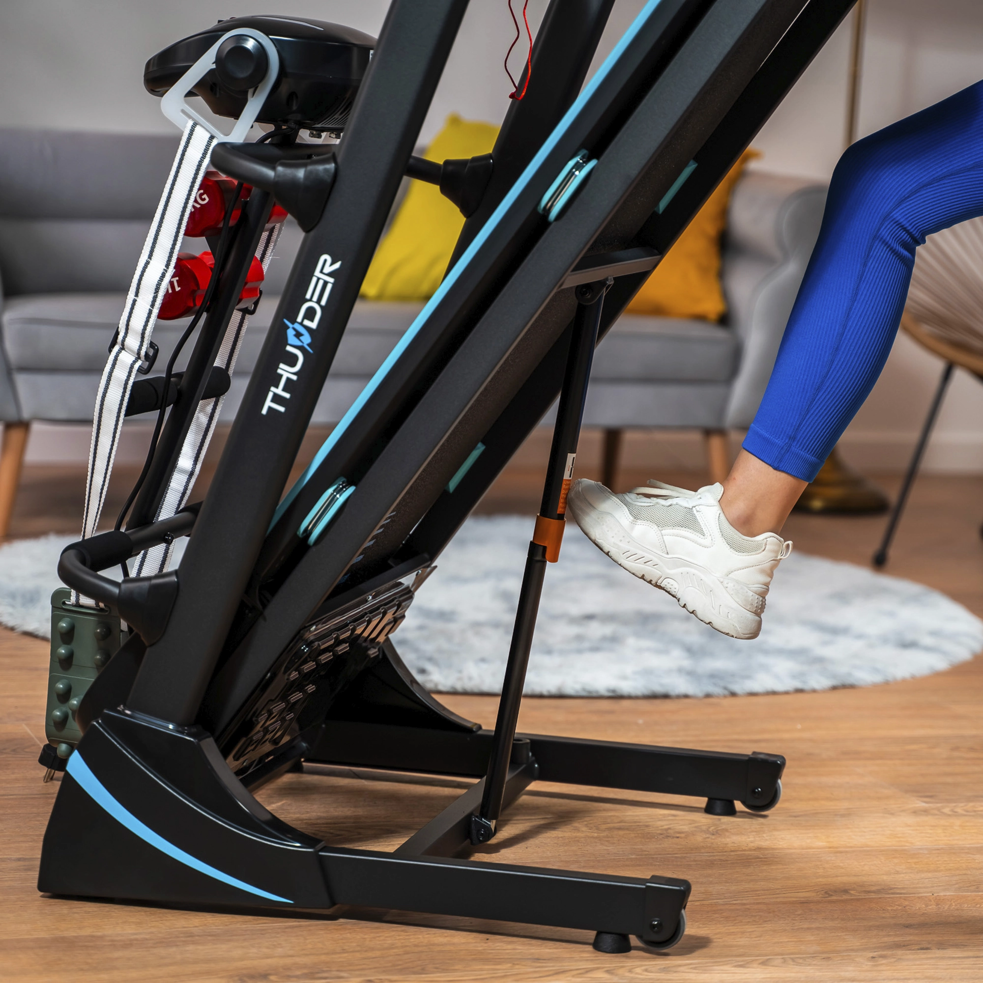 Bandă de alergare electrică THUNDER ICON-D-BLACK – Puternică și inteligentă pentru antrenamente cardio acasă! [6]