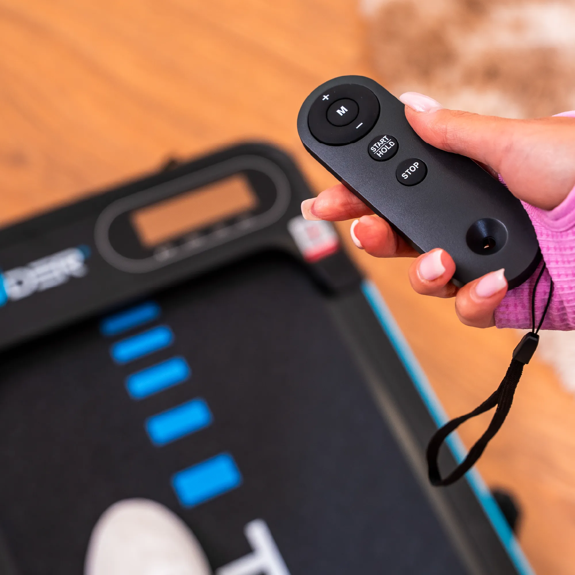 Беговая дорожка электрическая THUNDER®️ KINDI-BLACK – компактный, функциональный и стильный тренажёр [7]