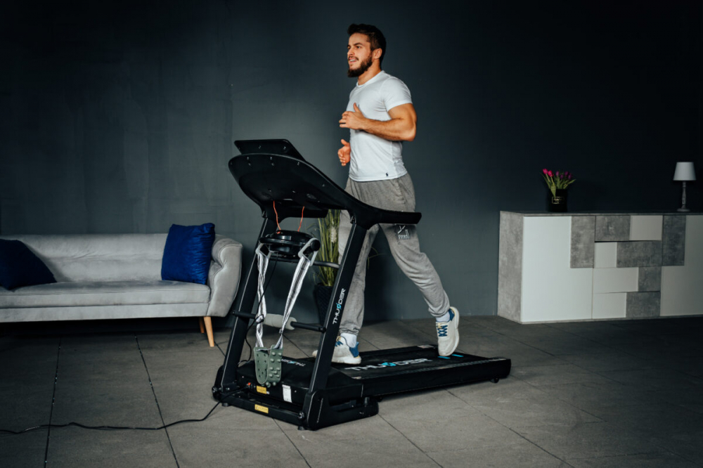 Banda de alergare electrica THUNDER PHENOM-S, Viteza maxima 18km/h, maxima suportata 160kg, Black [9]