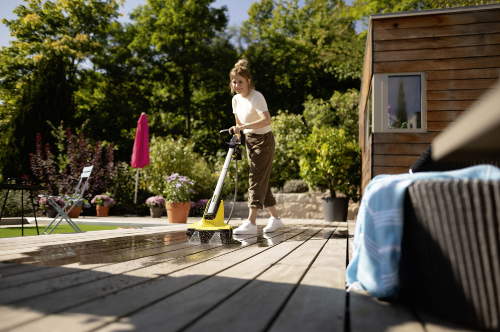 Curățător de terase pe acumulator Kärcher PCL 3-18 – 18 V, perii rotative, lățime 30 cm, fără cablu și fără bătăi de cap [4]