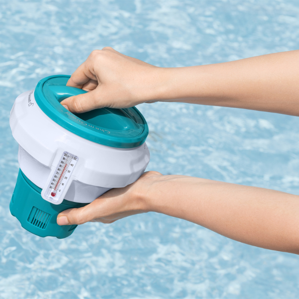 Dozator plutitor Bestway cu termometru – întreținere simplă și eficientă a piscinei tale [3]