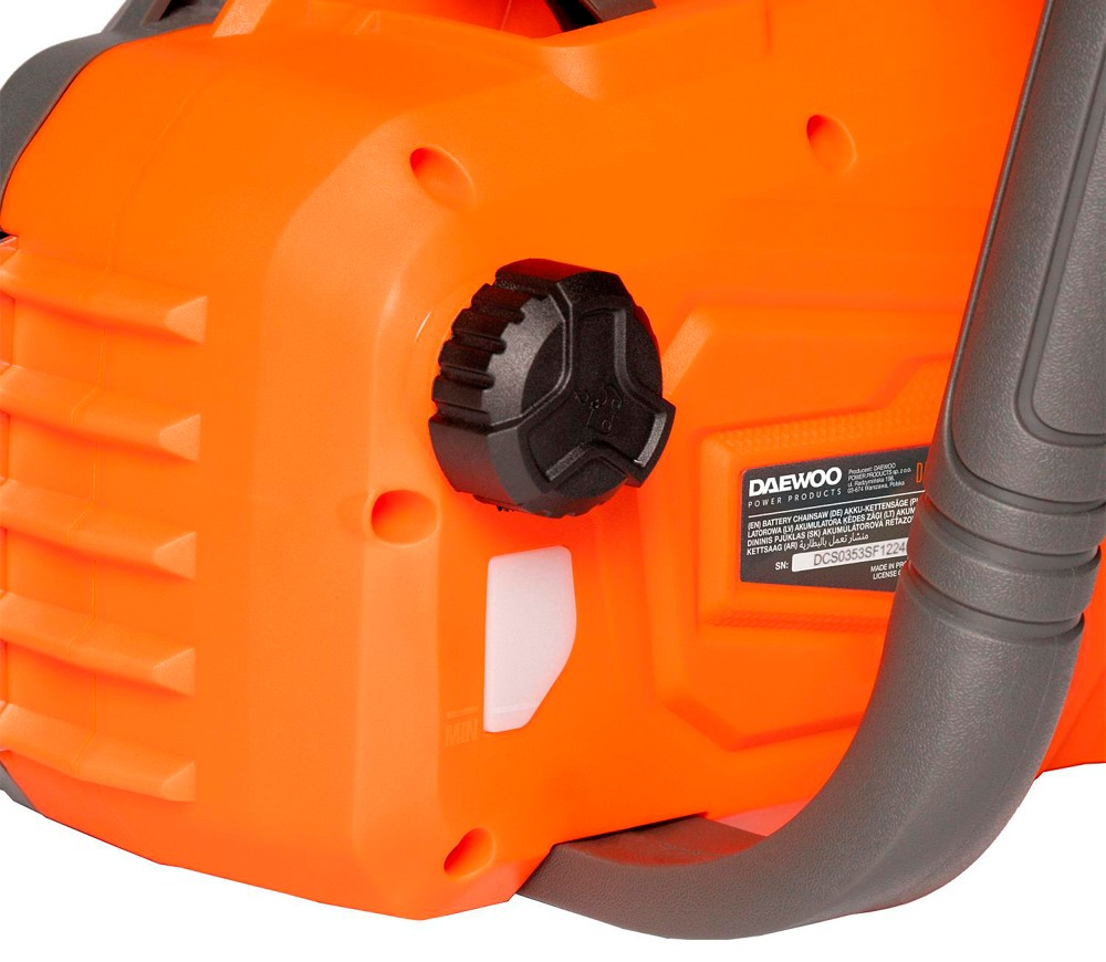 Fierăstrău cu lanț cu acumulator DAEWOO DACS 1642Li SET (2×21V, 2×5Ah, Motor Brushless, Lamă 40 cm, 25 m/s, 2 Acumulatori + Încărcător) [10]