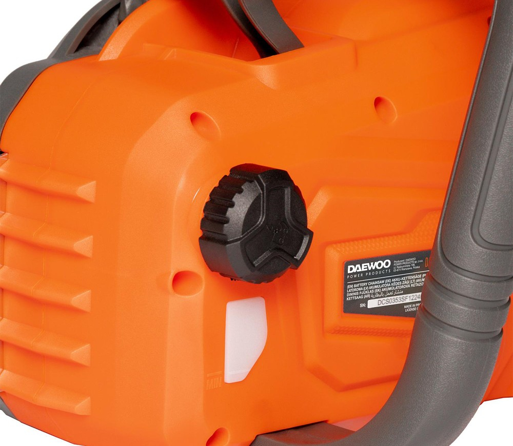 Fierăstrău cu lanț cu acumulator DAEWOO DACS 1642Li Solo (2×21V, fără acumulatori, Motor Brushless, Șină 40 cm, 25 m/s) [12]