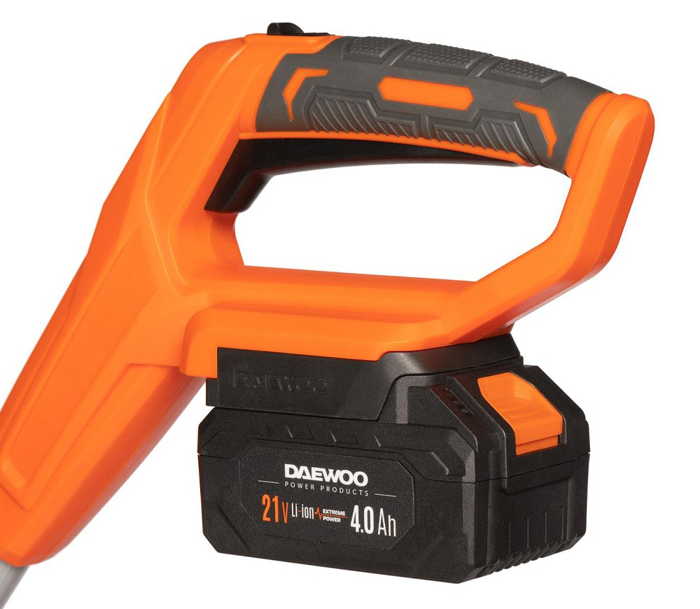 Freză de zăpadă cu acumulator DAEWOO DAST 3421Li SET (21V, 4Ah, Motor Brushless, Lățime 34 cm, Aruncare 6 m, Far de iluminare) [6]