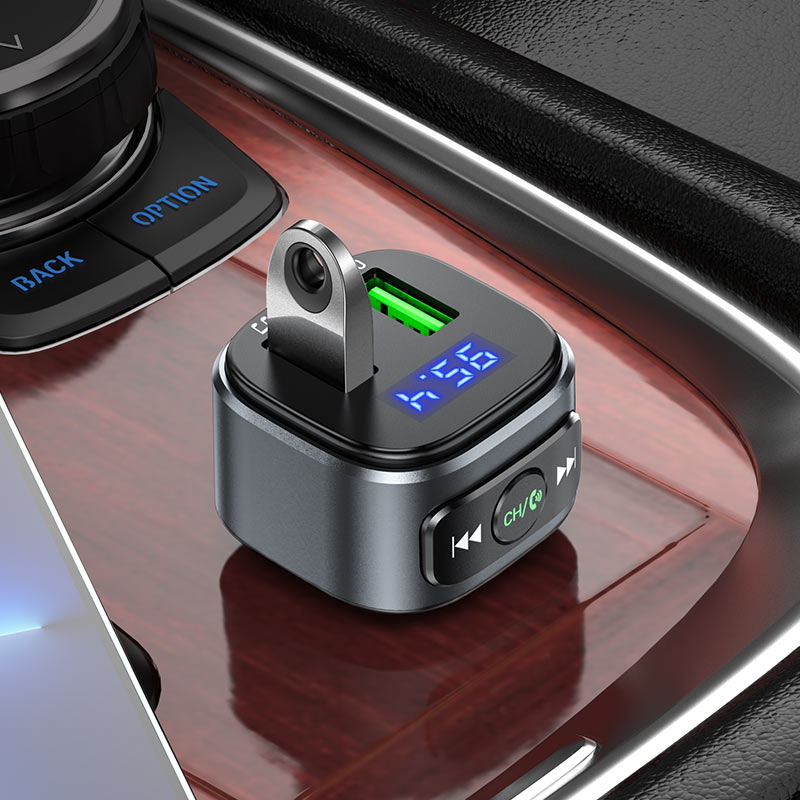 HOCO E67 Fighter Transmițător FM Bluetooth pentru mașină cu QC3.0 [4]