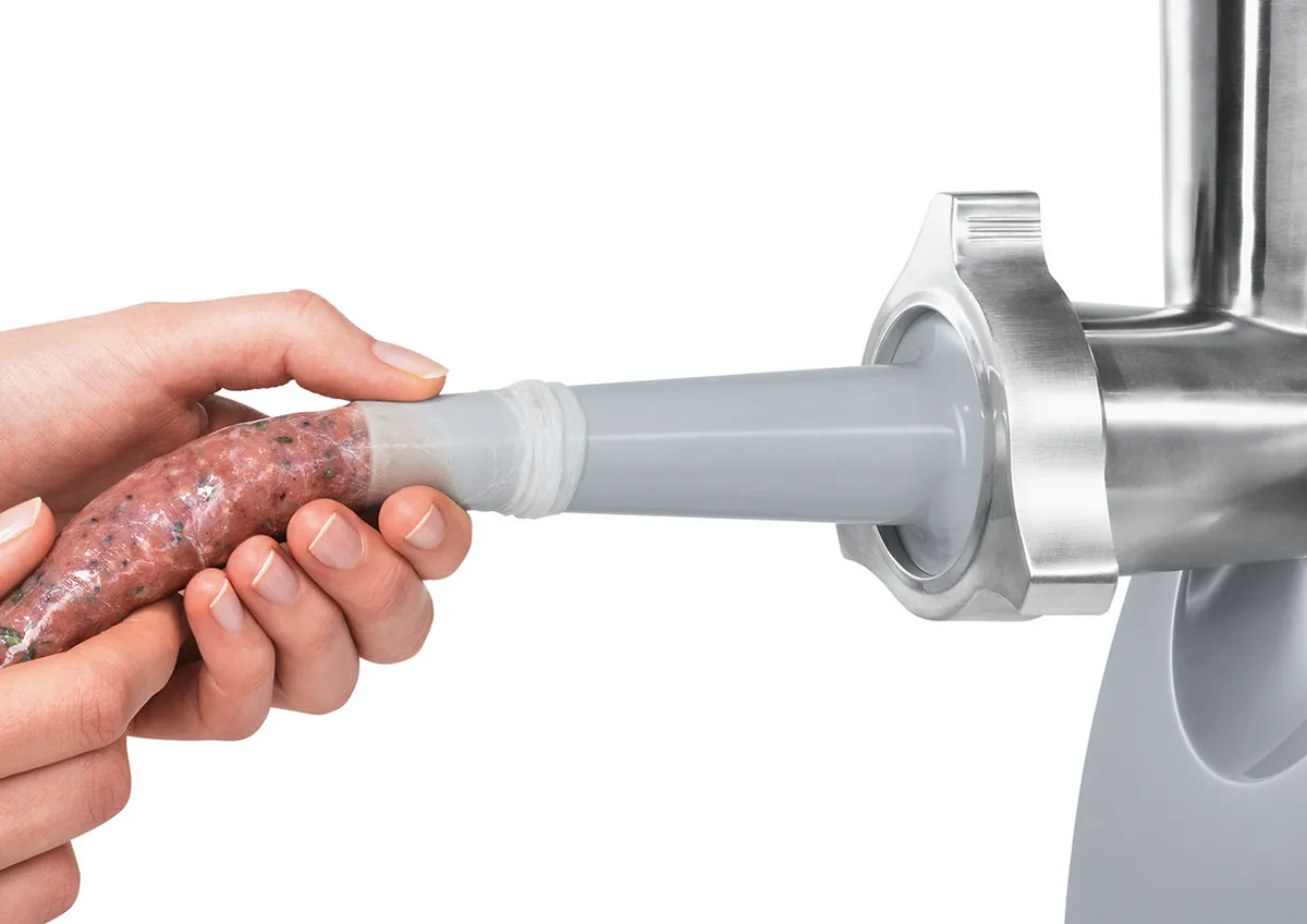 Meat Mincer Bosch MFW66020Putere:  1800 WMaterialul carcasei:  Plastic Capacitatea de mărunșire :  3 kg/mFuncție revers:  ДаAccesoriu pentru cârnați:  Да [9]