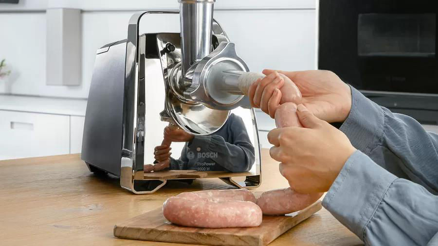Meat Mincer Bosch MFW67440Putere:  700 WMaterialul carcasei:  Plastic Capacitatea de mărunșire :  3,5 kg/mFuncție revers:  ДаAccesoriu pentru cârnați:  Да [3]