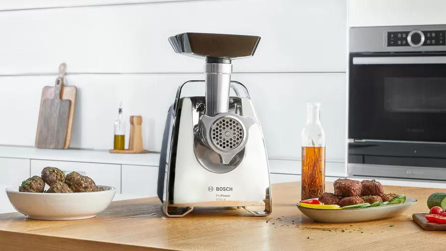 Meat Mincer Bosch MFW67440Putere:  700 WMaterialul carcasei:  Plastic Capacitatea de mărunșire :  3,5 kg/mFuncție revers:  ДаAccesoriu pentru cârnați:  Да [2]