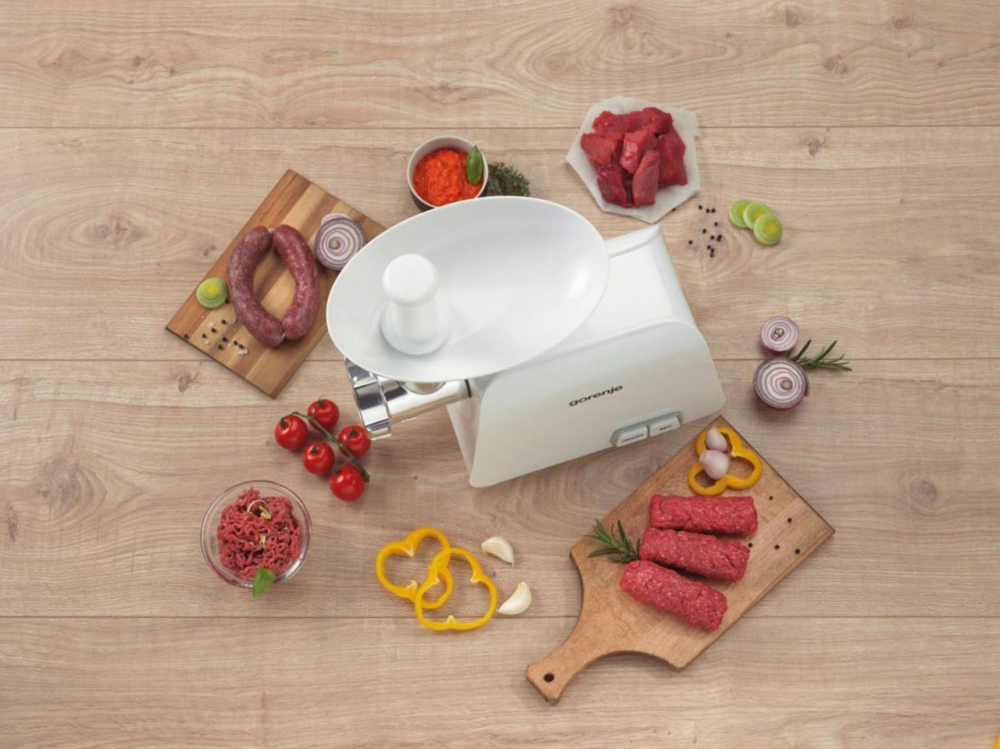 Meat mincer Gorenje MG1602WPutere:  1600 WMaterialul carcasei:  Metal, Plastic Capacitatea de mărunșire :  1,9 kg/mFuncție reversProtecție la suprasarcinăAccesoriu pentru cârnați [6]