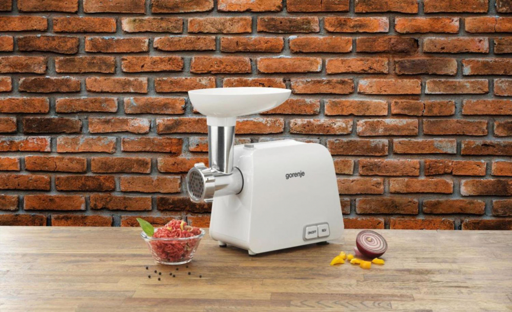 Meat mincer Gorenje MG1602WPutere:  1600 WMaterialul carcasei:  Metal, Plastic Capacitatea de mărunșire :  1,9 kg/mFuncție reversProtecție la suprasarcinăAccesoriu pentru cârnați [7]