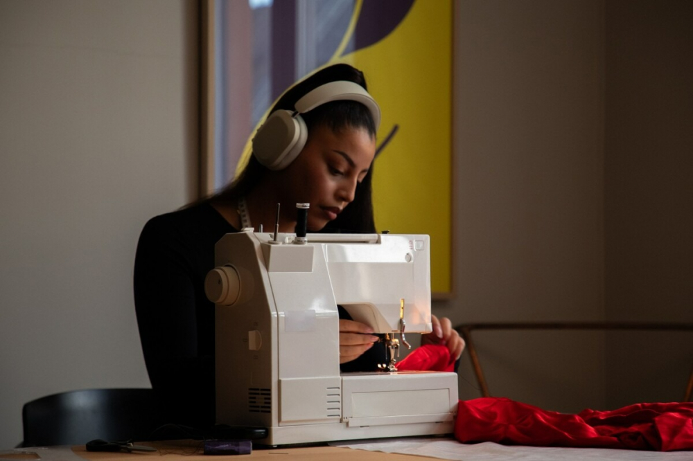 Mondo by Defunc Headphone Over-ear Greige [8]