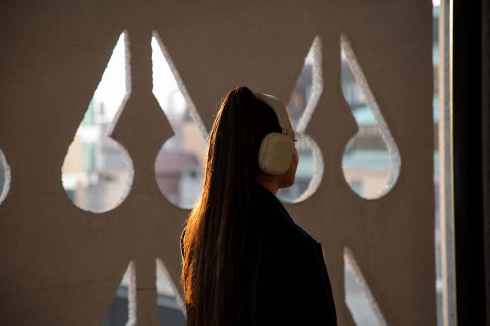 Mondo by Defunc Headphone Over-ear Greige [12]