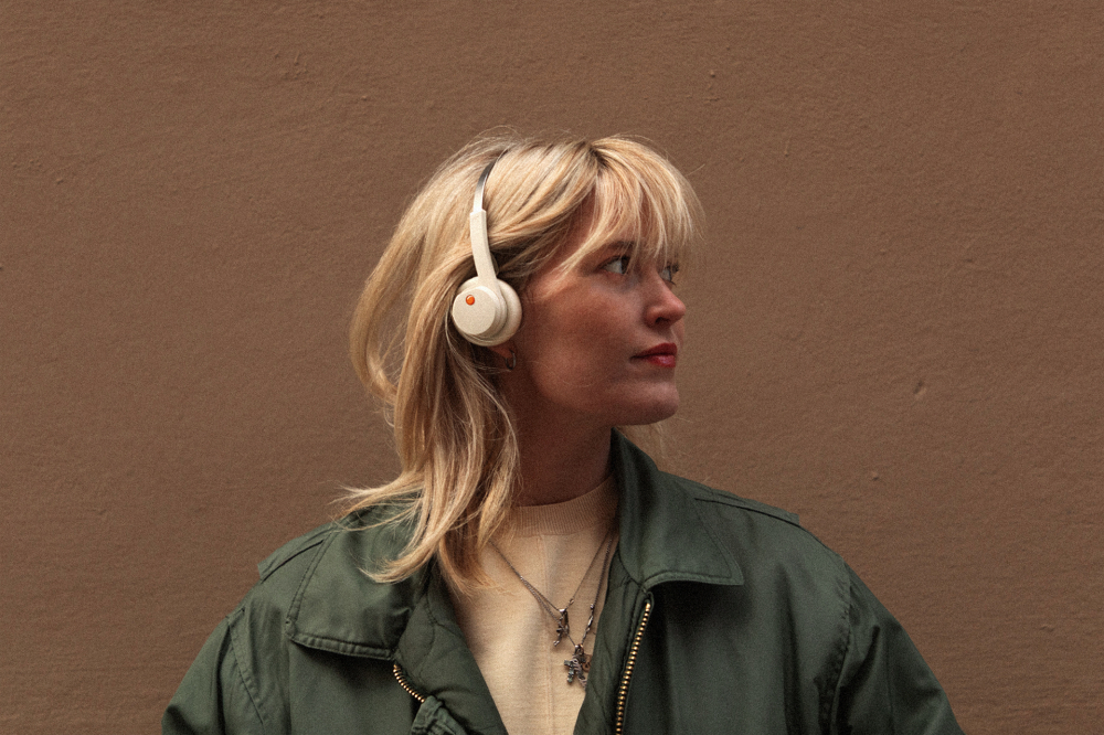 Mondo by Defunc On-Ear Headphone Greige [2]