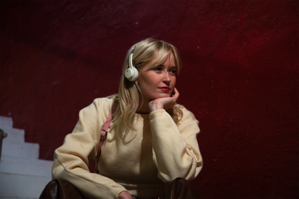 Mondo by Defunc On-Ear Headphone Greige [16]