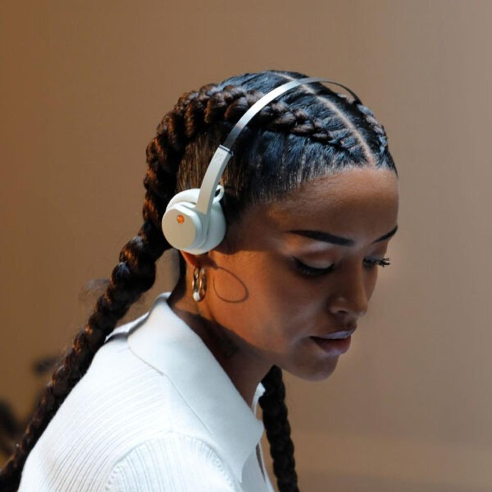 Mondo by Defunc On-Ear Headphone Greige [6]