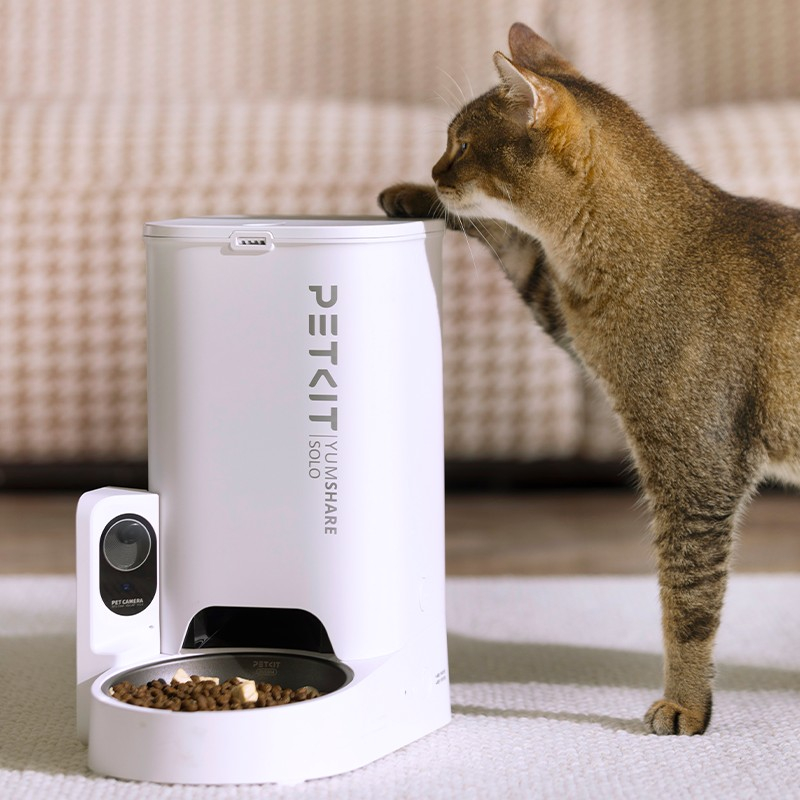 Petkit YumShare SOLO Smart Pet Feeder with camera, Wi-Fi and Bluetooth connection, 304 stainless steel, Capacity: 3L(1.33kg), Personlized Meal Call/Voice Call, Normal dry food, freeze dried food, App control, Emergency Power Supply 14 days, Size 316*186*296mm, white [6]