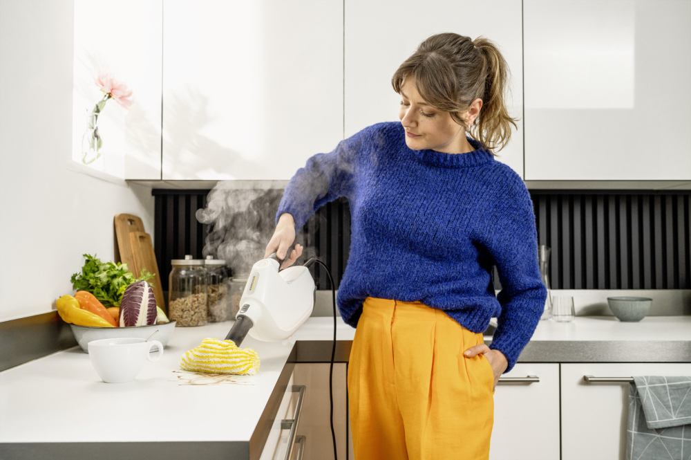 Aparat de curățat cu abur Kärcher SC 1 Multi & Up – Curățenie portabilă și igienă maximă în doar 30 de secunde [2]