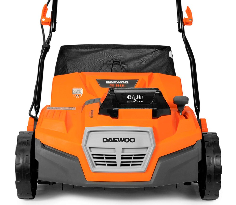 Scarificator și aerator cu acumulator DAEWOO DSC 3842Li SET (2×21V, 2×4Ah, Motor Brushless, 38 cm, 2 Arbori, Coș 55L) [3]